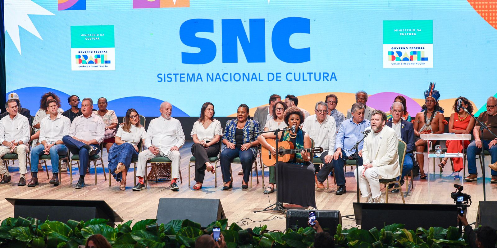Lula sanciona o "SUS da Cultura", que define a gestão do setor no país